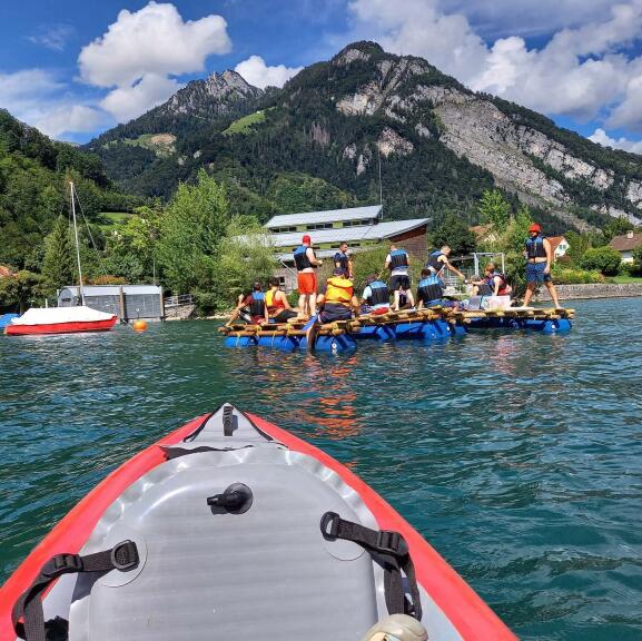 Flossbauen am Walensee mit Grill- und Trottiplausch