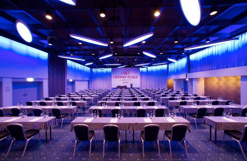 Ballsaal - Seminarbestuhlung mit speziellem Licht