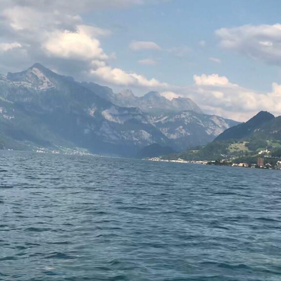 Flossbauen am Walensee mit Grill- und Trottiplausch